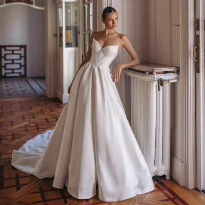 Simple A-Line Wedding Dresses Strapless Backless Pleated Satin Bridal Gowns  New