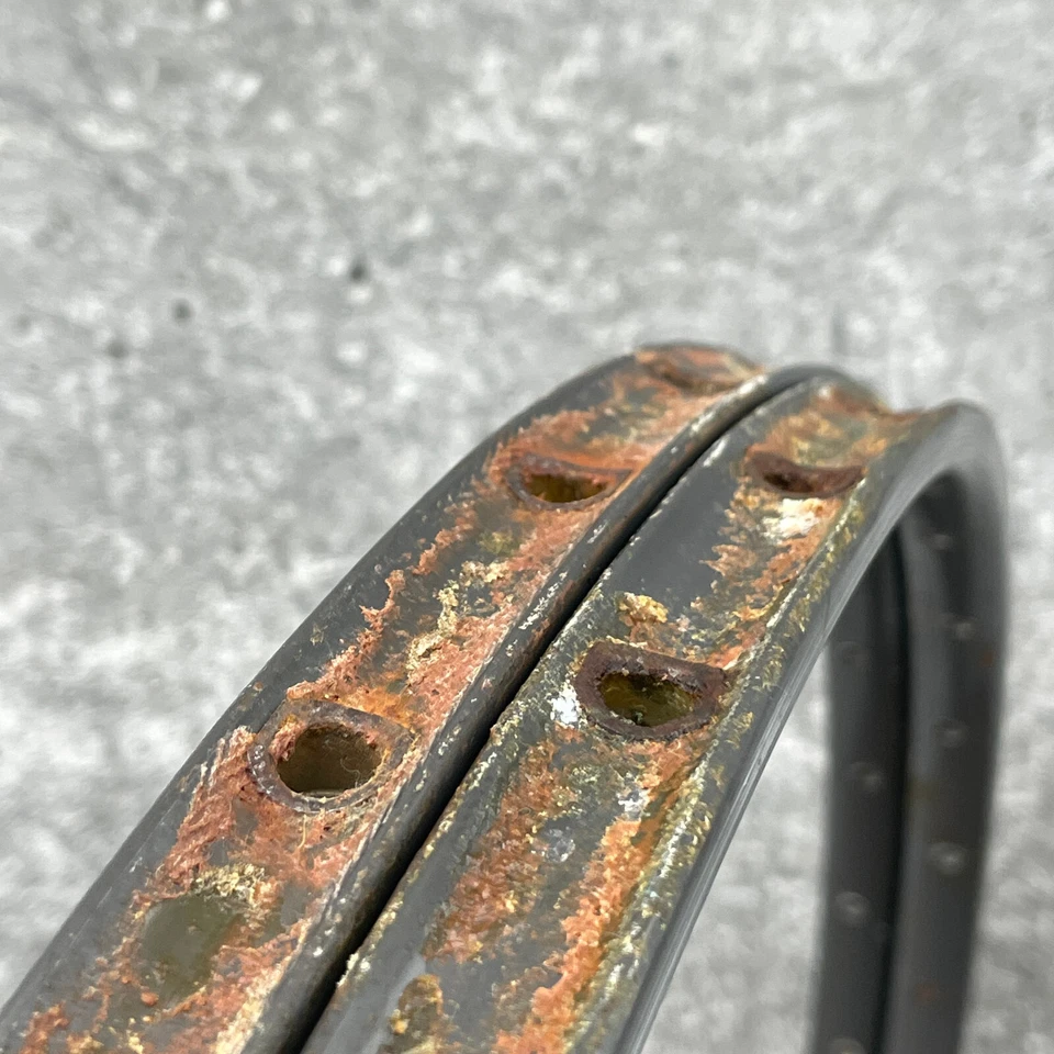 Lote 2 llantas tubulares vintage Mavic GP4 36 aros coser negras Eroica 700c Foto 3 de 4