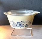 VTG Pyrex Round Casserole 474-B+C Homestead Beige Blue Flower 1-1/2 L W/Lid VG+