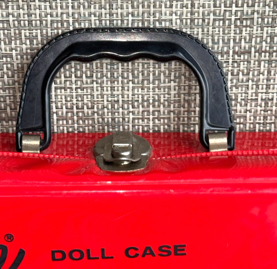 VINTAGE BARBIE PONYTAIL RED VINYL CASE - Image 3 of 4