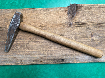 Vintage 2lb. 15 oz. Blacksmith Anvil/Forge Tapered Square Punch Hammer T600