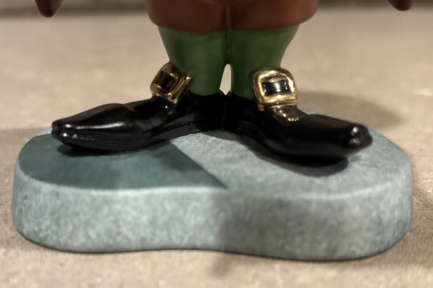 WDCC Cinderella “Presenting The Glass Slipper” Footman 50th Anniversary COA