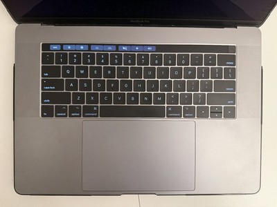 MacBook Pro 15インチ 2017 i7 256GB QHTD5 s-l400.jpg