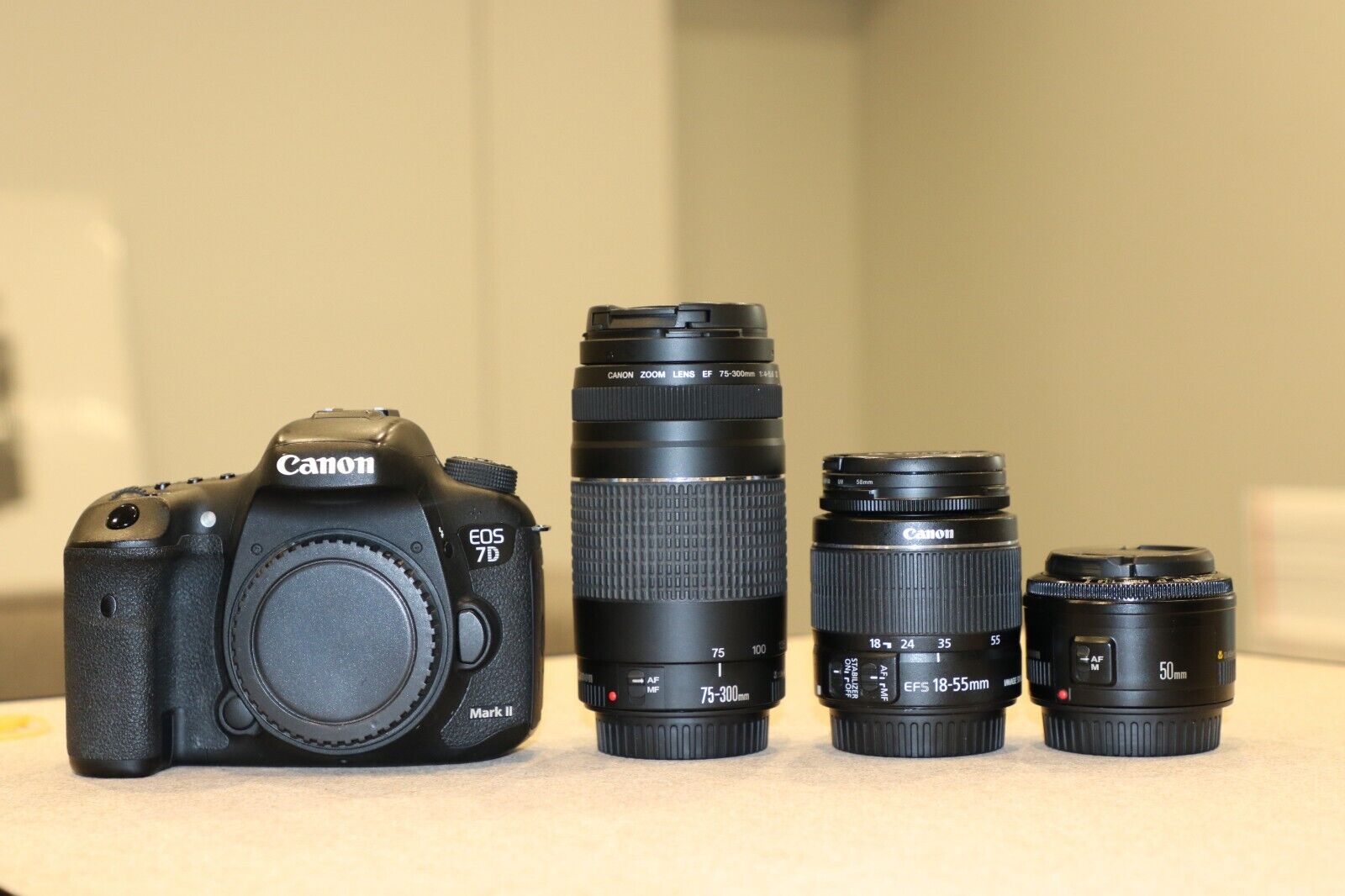 Canon EOS 7D Mark II 20.2MP Digital SLR Camera 18-55mm 75-300mm