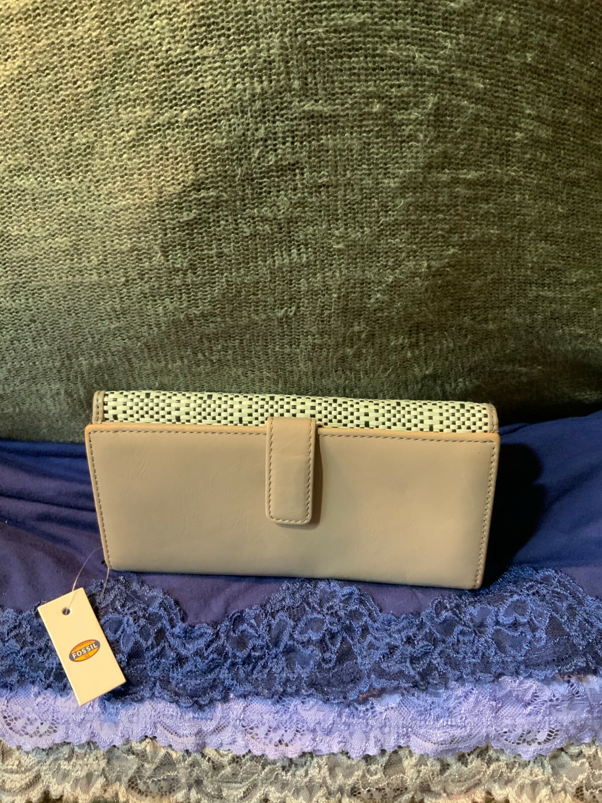 Fossil Light Gray Natural Leather & Straw Multi-Function Flap Snap Clutch  — image 4