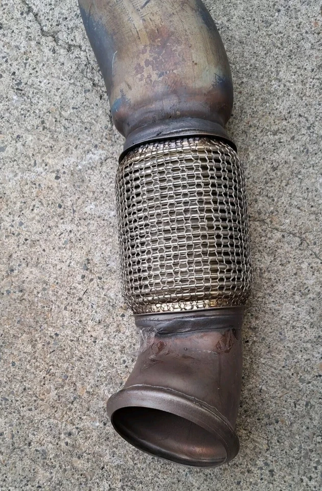 Silenciador de tubo silenciador central sistema de escape 7636574 OEM BMW M235i F22 2014 usado Foto 2 de 4