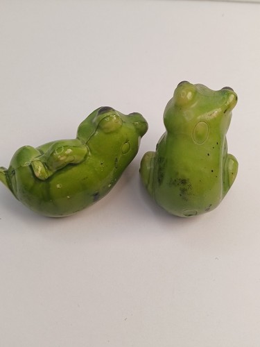 Plastic frog figurine statue Shelf Sitter Knick Knack Collectible Hong Kong Vtg - Picture 2 of 5