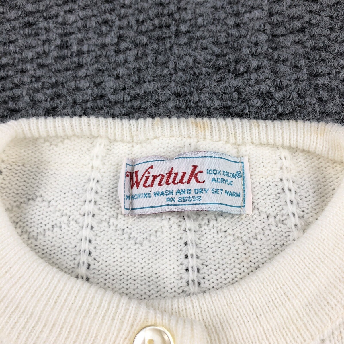 wintuk sweater
