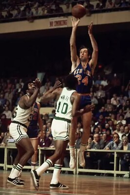 Bill Bradley New York Knicks Shoots A Jump Shot 1972 4x6 Basketball Foto