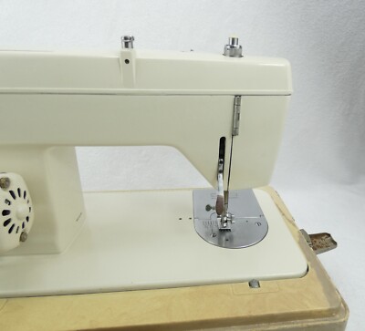 Montgomery Ward UHT J1269 All Metal Sewing Machine W/Pedal Vintage