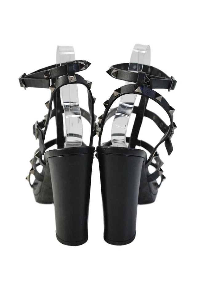Sandalias de tacón alto con tiras Rockstud negras talla 38 Valentino Garavani para mujer Foto 3 de 4