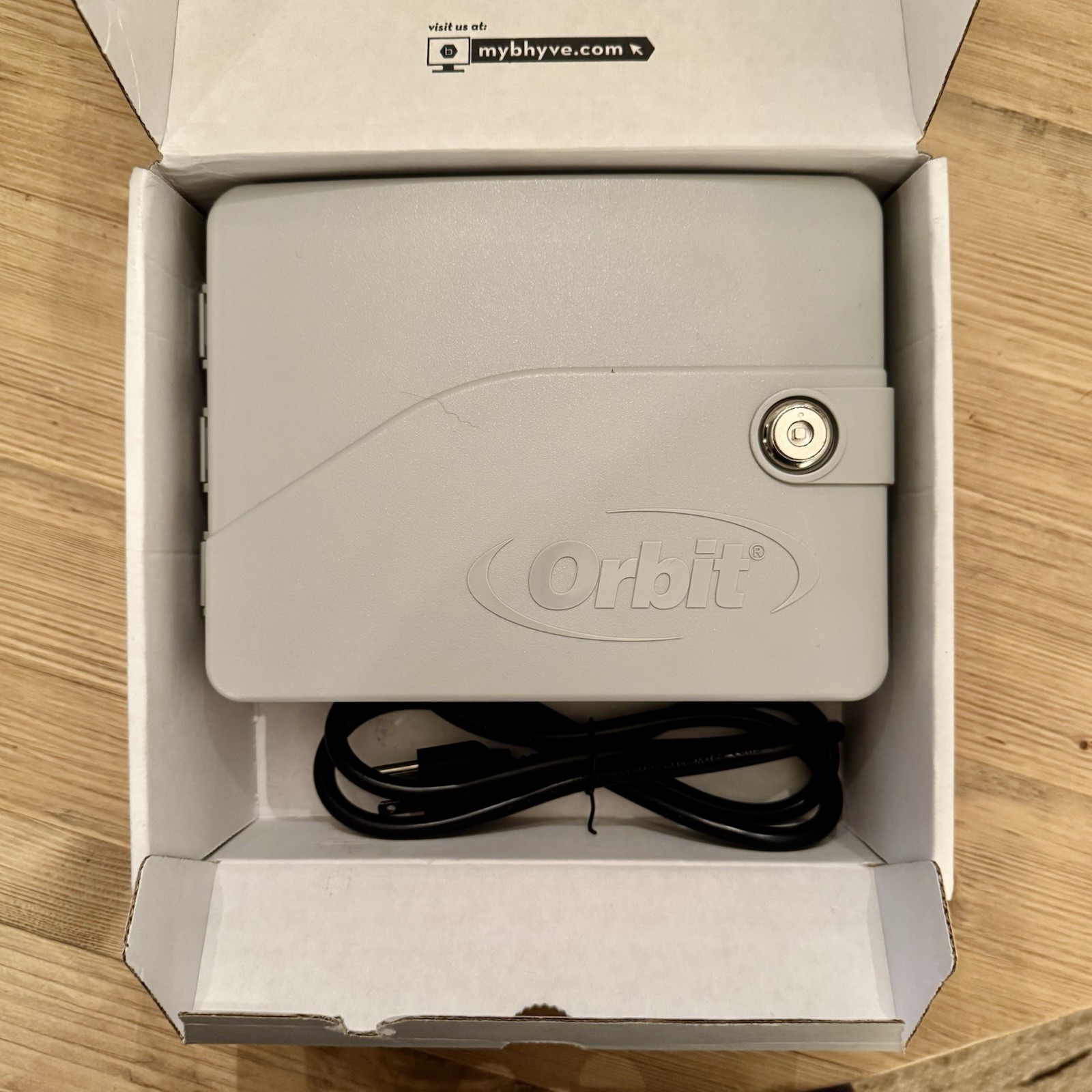 Orbit 57946 B-hyve Indoor/outdoor 6 Station WiFi Sprinkler Controller NEW 