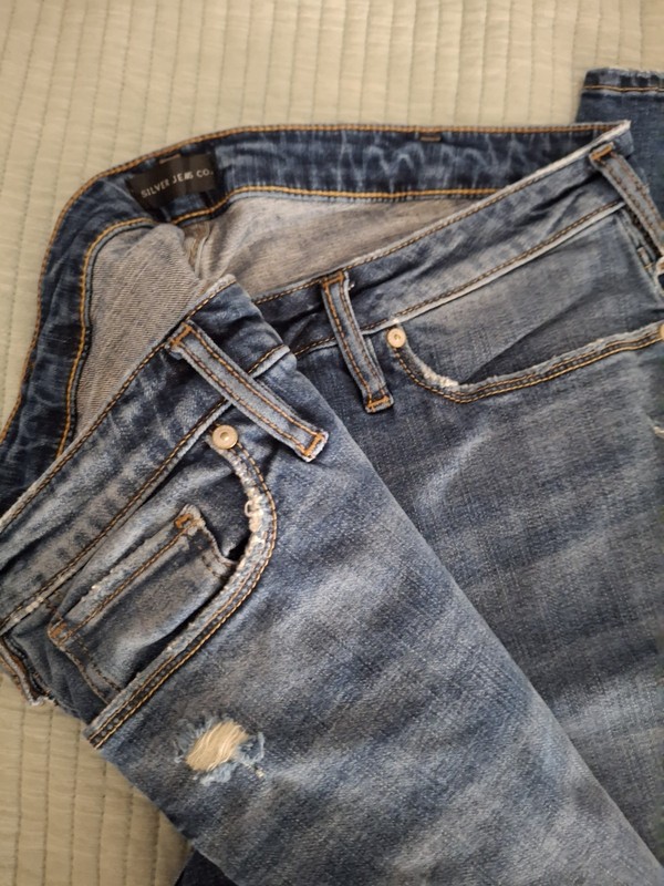 Womens Silver Ankle Skinny Jeans Size 34?