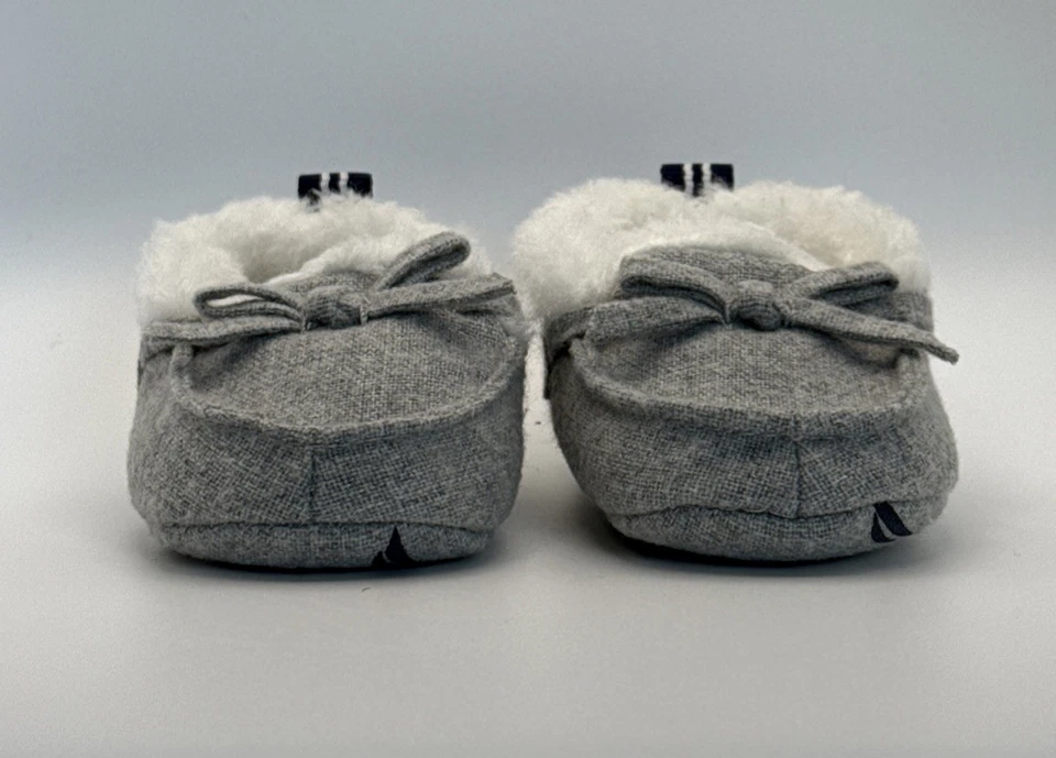 Nautica новорожденного серый и белый мокасины тапочки действительно мягкий отличном состоянии - Изображение 2 из 4