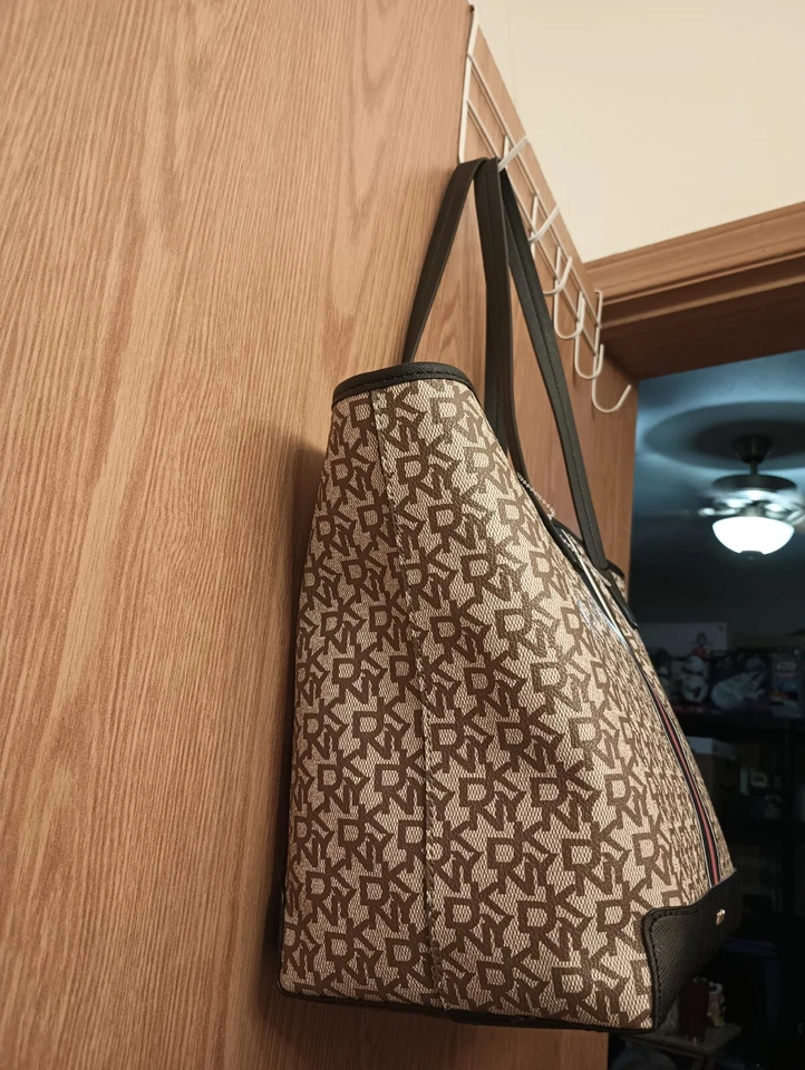 Bolso de Mano Grande Shopper DKNY Tylor R21AJR94 Firma Marrón Logo con Rayas Clásicas Foto 3 de 4