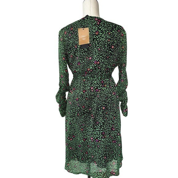 NWT Vero Moda Carolina Midi Dress  Green Chiffon Sheer V-Neck Small Cottagecore