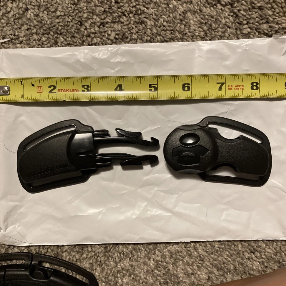 TOTALMENTE NUEVO Graco SnugRide Asiento de Coche Clip de Pecho Arnés Hebilla Repuesto Negro Foto 3 de 4