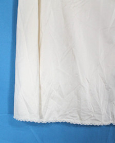 VTG SHADOWLINE LINGERIE Silky NYLON Cream FLORAL SLIT HEM 28" Half Slip Sz M
