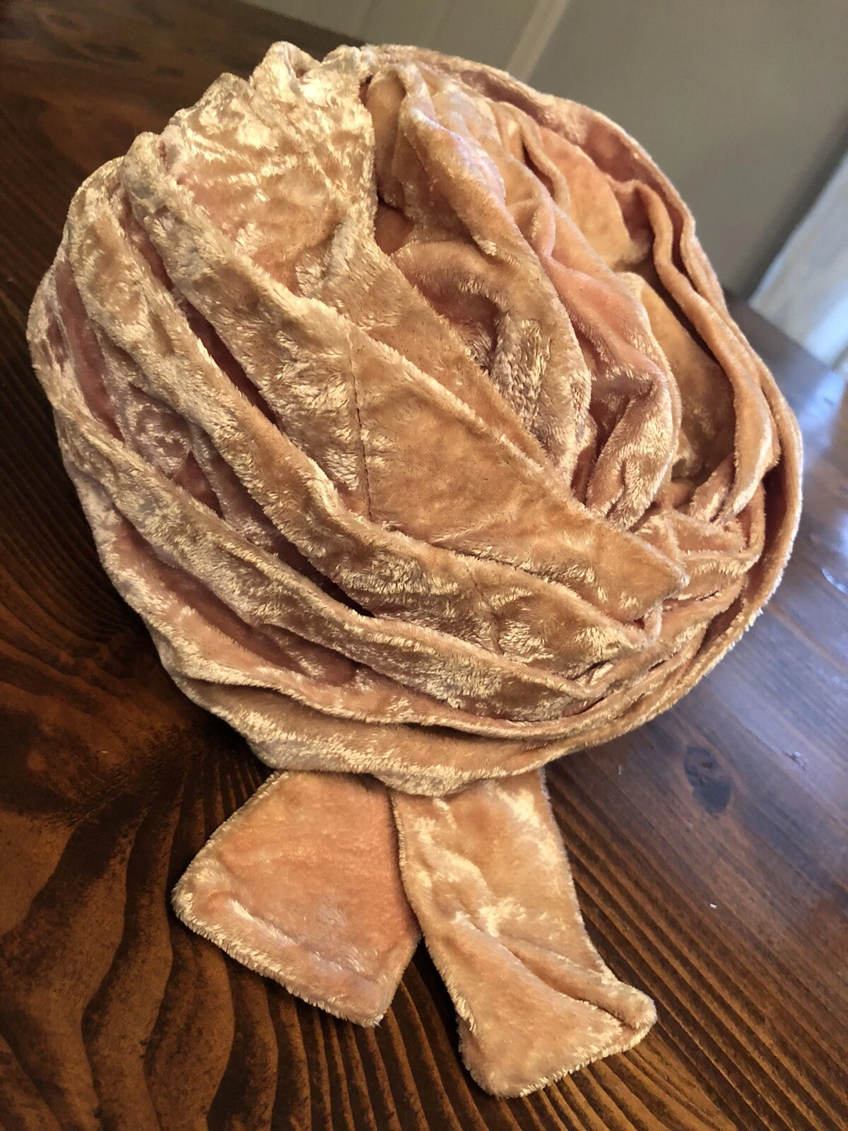 Chapeau vintage velours rose années 1960 Christian Dior