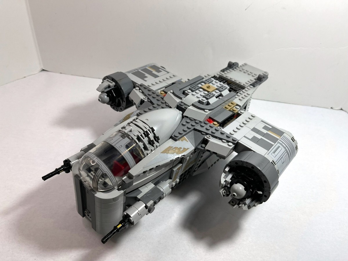 Model Kit Lego Mandalorian Razor Crest Big W LEGO Star Wars: Razor