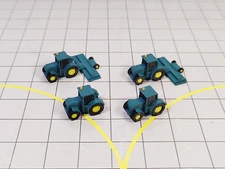 4x Green TRACTORS & GRASS CUTTING TRAILER Airport GSE Vehicle Models 1:200 Scale