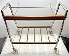 Carro de TV rodante Mid Century soporte multimedia estéreo de metal y madera con ganchos para cable