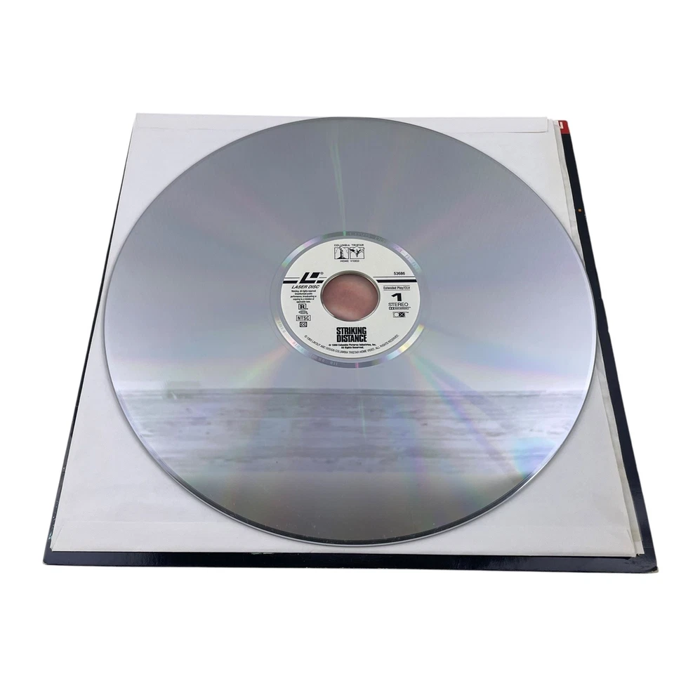 Striking Distance LaserDisc 1993 Action Thriller Deluxe Widescreen Columbia - Image 3 of 3