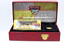 ACTION NASCAR RIVALRIES SERIES 1998 BILL FRANCE PONTIAC CAR & COIN SET