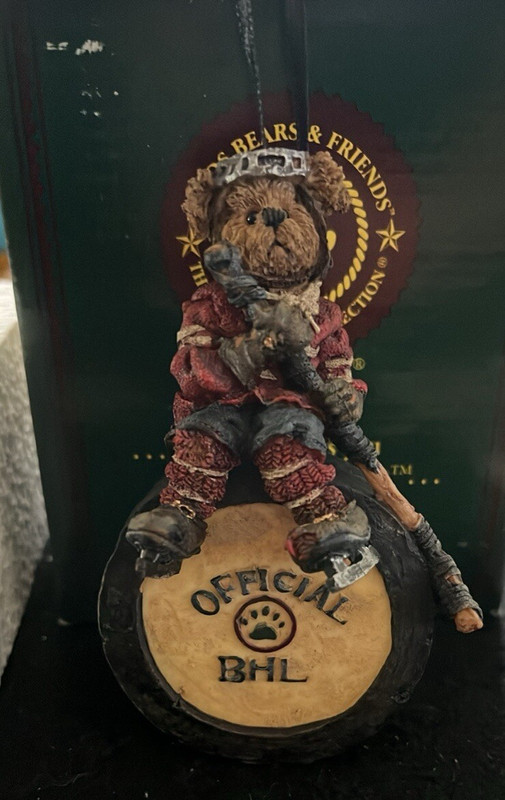 Vtg 1998 The Boyds Bear Collection Christmas Hockey Ornament Mario Hat Trick 