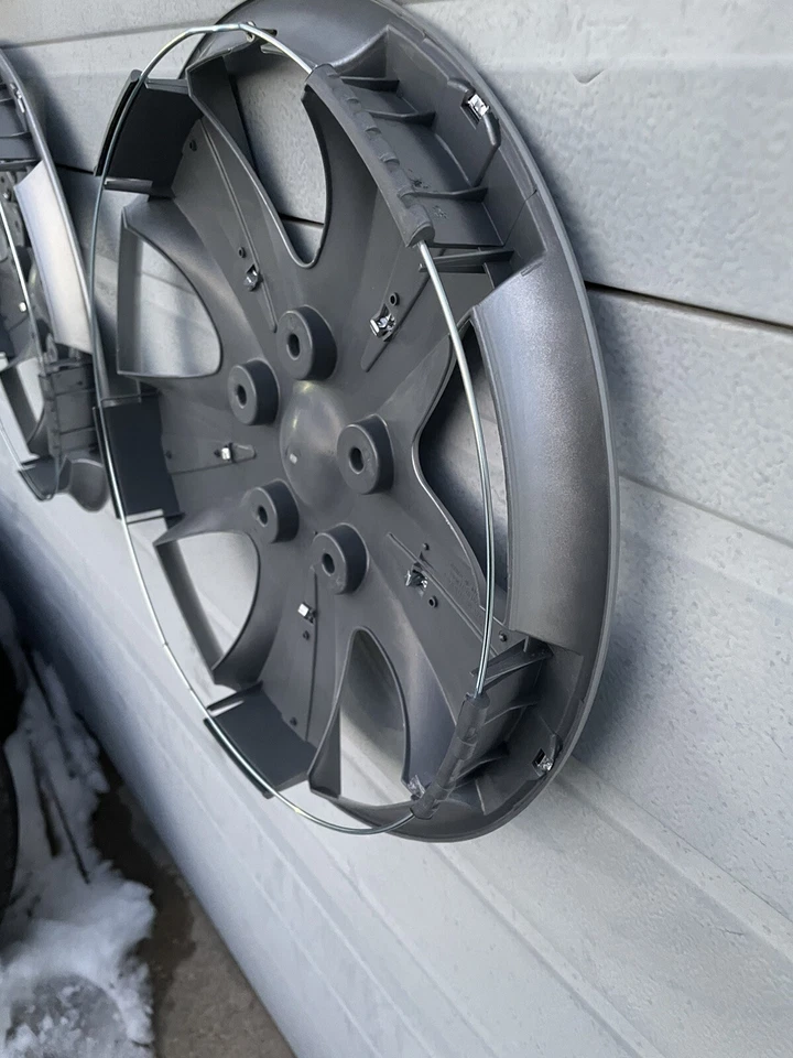 2003-2010 Pontiac Vibe Conjunto 4 Calotas Prata/Cromo Perfeito 5 Raios Usadas Bom 16” - Imagem 4 de 4