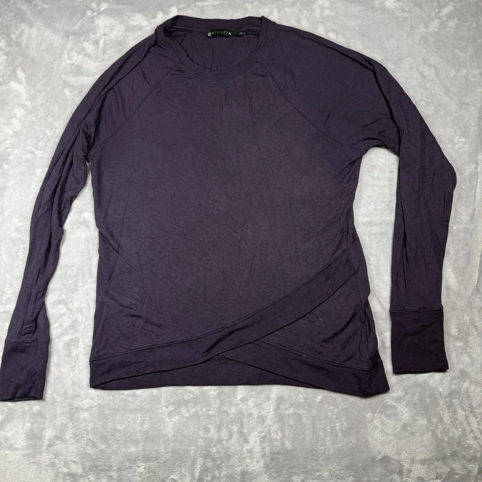 Moletom Athleta Macio Feminino Tamanho LT Roxo Serenity Criss Cross Top - Imagem 2 de 4