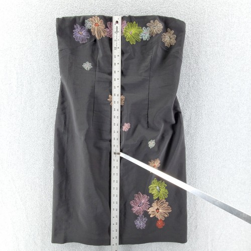 New York & Co. schwarz Blumenmuster genäht Stretch-Reißverschluss hinten Mini-Neckholder Kleid Größe 10 - Bild 7 von 7