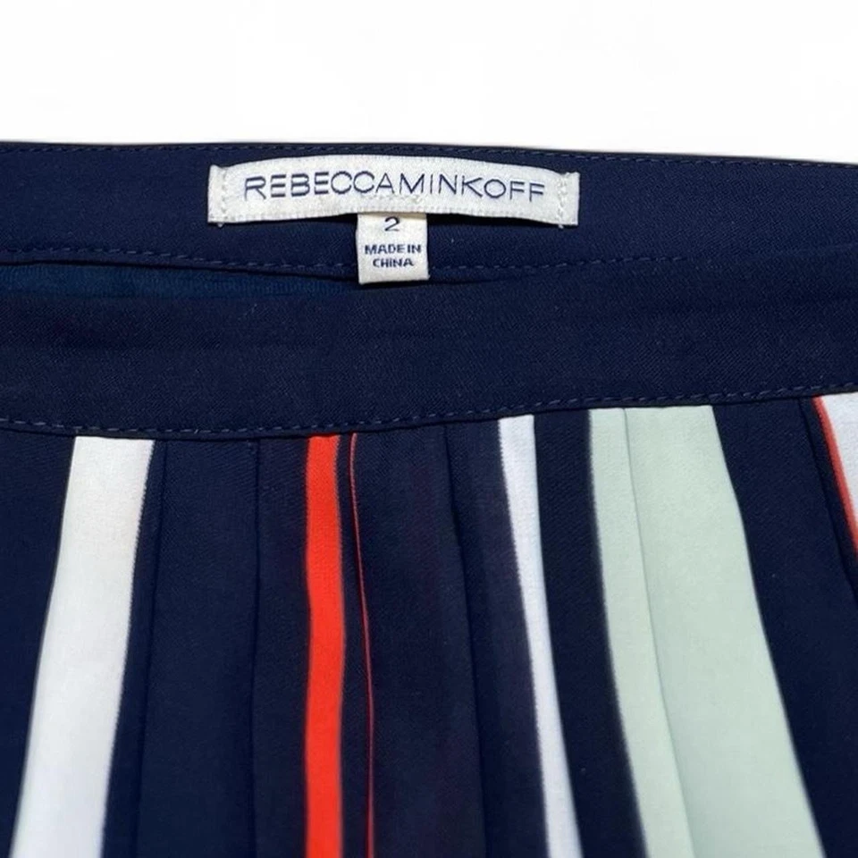 Saia Midi Plissada Rebecca Minkoff Madeline Linha A Listras Coloridas Tamanho 2 - Imagem 3 de 4