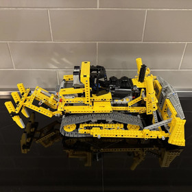 Lego Motorized Bulldozer 8275 Technic 100% Complete Set Working 1384 Pcs no Box