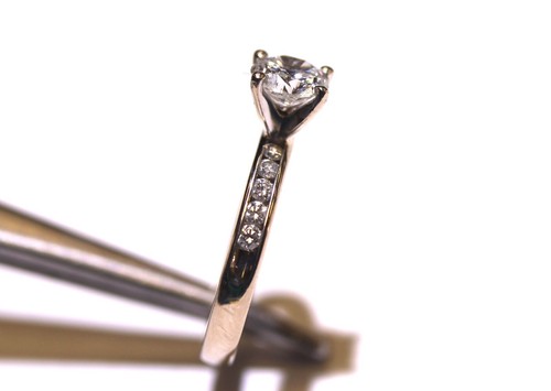 Anillo de compromiso de diamantes redondos de 1,02 quilates de oro blanco de 14k certificado por GIA 2,1 g - Imagen 17 de 21