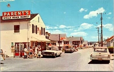 Wells Beach Parents Market Hotel Classic Cars Telephone Booths Maine Postcard A6