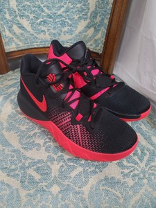 kyrie flytrap size 7