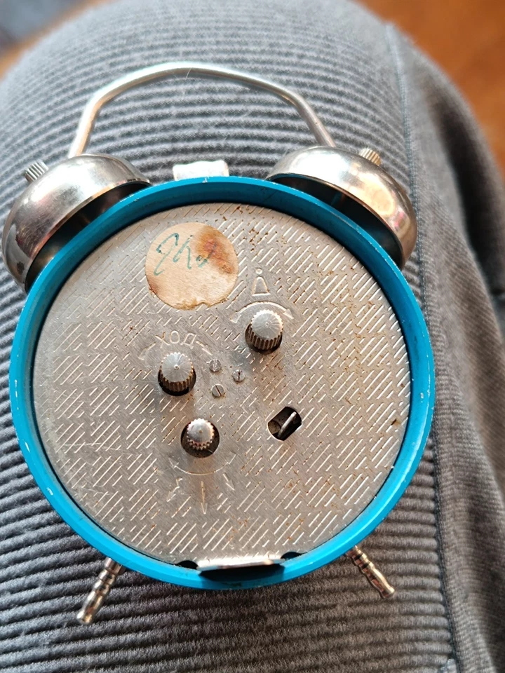 Alarm clock Vintage USSR RAKETA .1970s.Sailboat on the White Dial.Working.Servic - Image 4 of 4