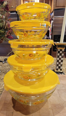 5 Durable Heat Resistant Nesting Clear Glass Bowls w/ Lids  Sunflower Design BAS