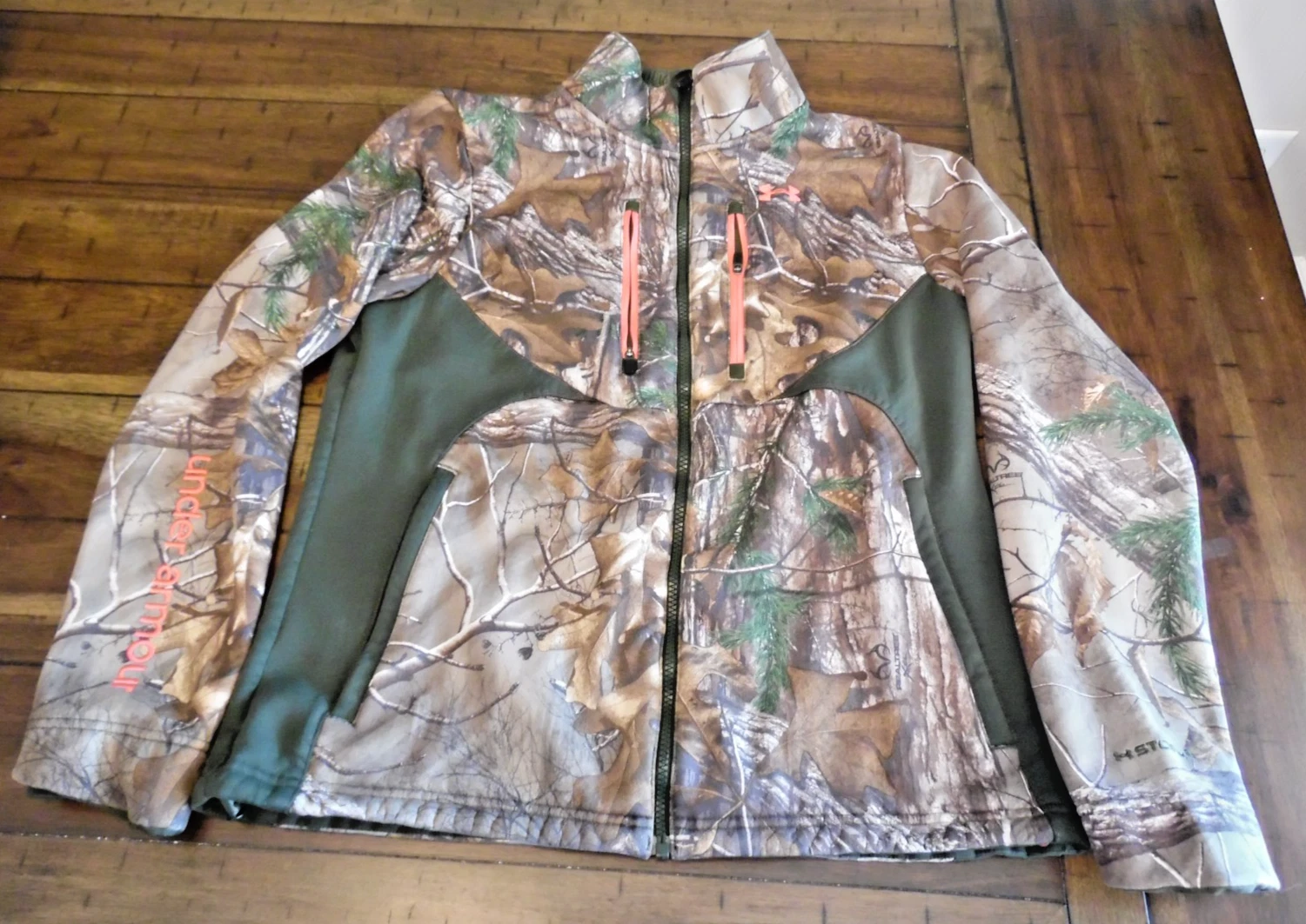 Under Armour UA Storm Jacket Womens Med. Scent Control Cold Gear RealTree