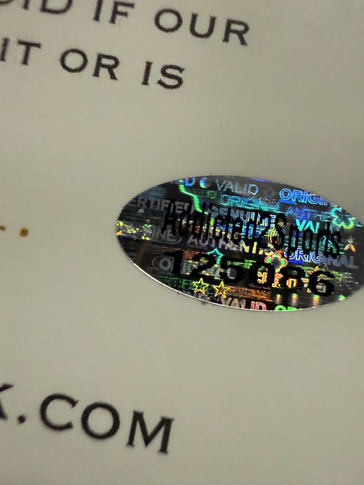 Firmado a mano en su práctica después de la práctica de los New England Patriots Foto 4 de 4