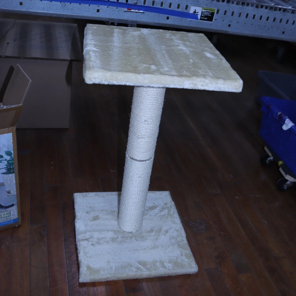 TRIXIE Espejo Scratching Post in Beige - Image 3 of 4