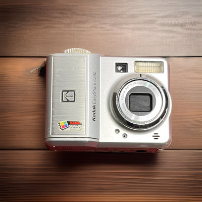 Kodak EasyShare C360 5.0MP Digital Camera - Silver ( NOT TESTED IT)