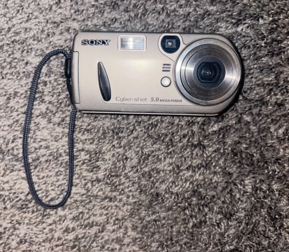 Sony Cyber-shot DSC-P92 5-6.9 MP Digital Cameras for Sale - eBay