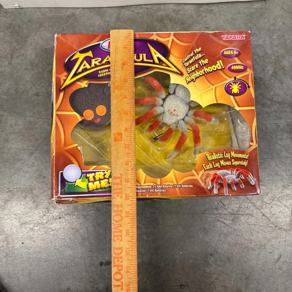 Takara R/C Radio Controlled Creeping Tarantula with Realistic Leg Movements - Image 4 of 4