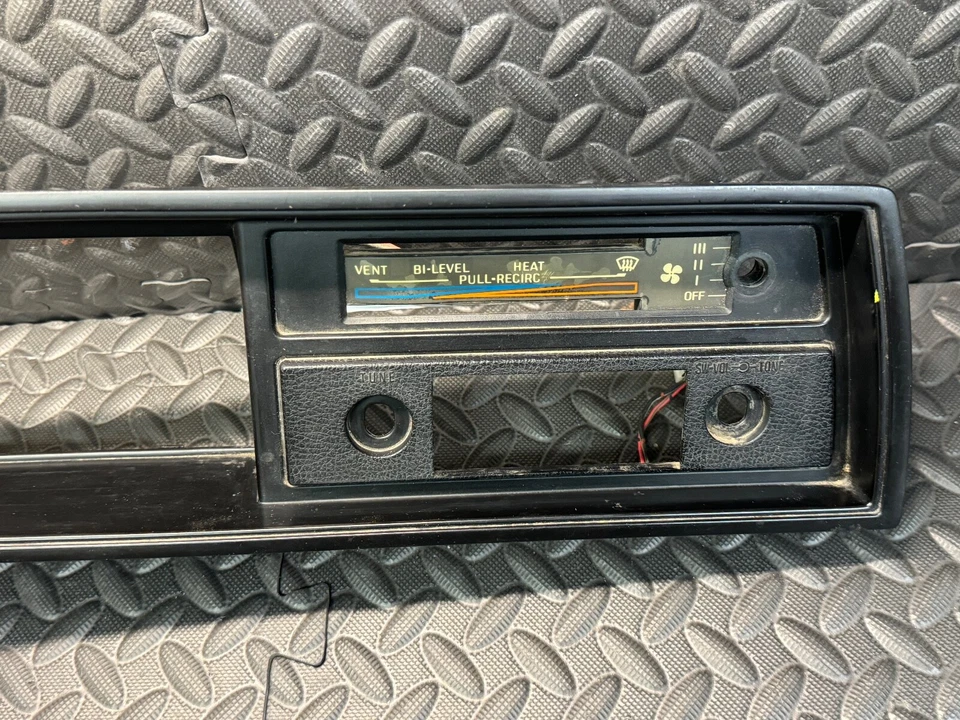 79-85 Mazda B2000 camioneta pickup velocímetro racimo calentador bisel tablero moldura Foto 2 de 4