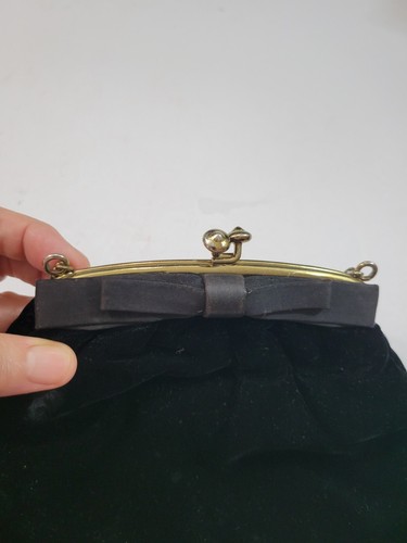 Vintage Black Velvet Evening Bag Purse Hand Chain Strap Kiss Lock - Picture 5 of 5