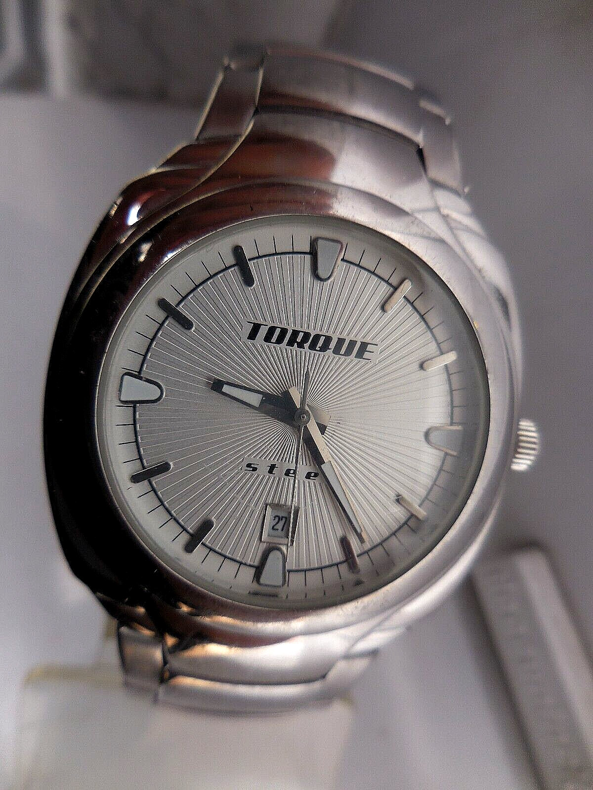 Montre vintage homme à date Torque Steel pour retrouver le charme de l'horlogerie d'antan