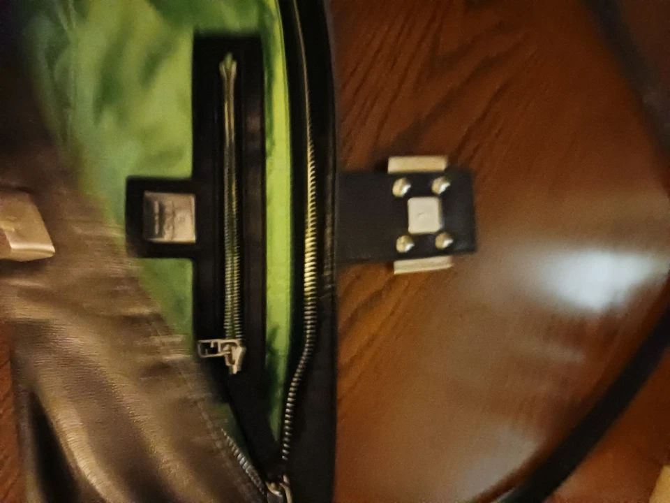 Fendi black leather rare Silver green buckle shoulder baguette bag handbag - Image 4 of 4