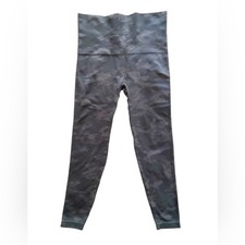 Spanx Look at Me Now Seamless Leggings Black Camo Size Medium